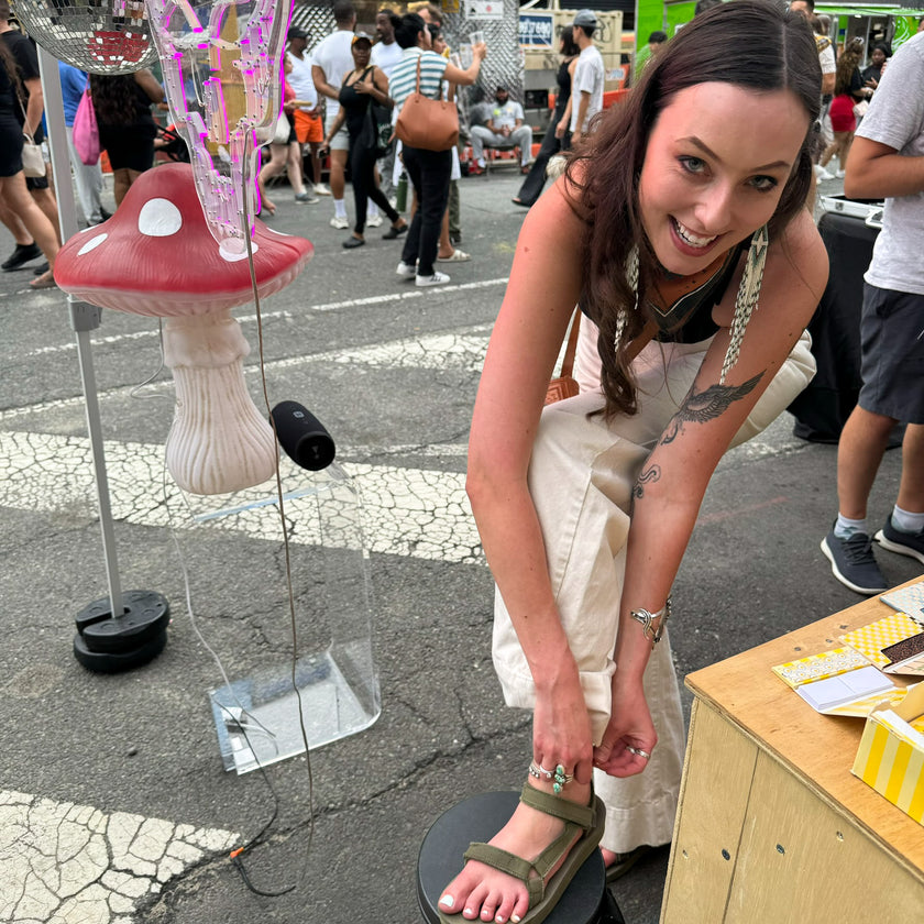 SHE HAD RINGS ON HER FINGERS & BELLS ON (CLOSE TO) HER SHOES