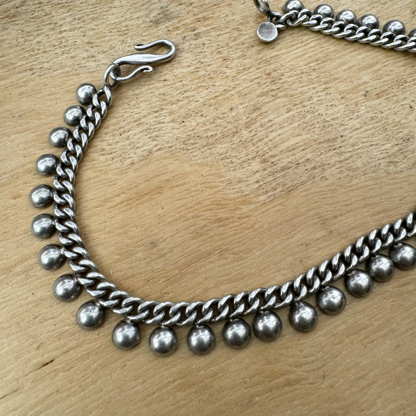 SHE HAD RINGS ON HER FINGERS & BELLS ON (CLOSE TO) HER SHOES