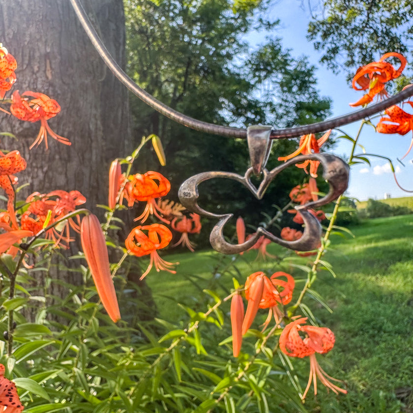 MODERNIST BUTTERFLY DREAMZ