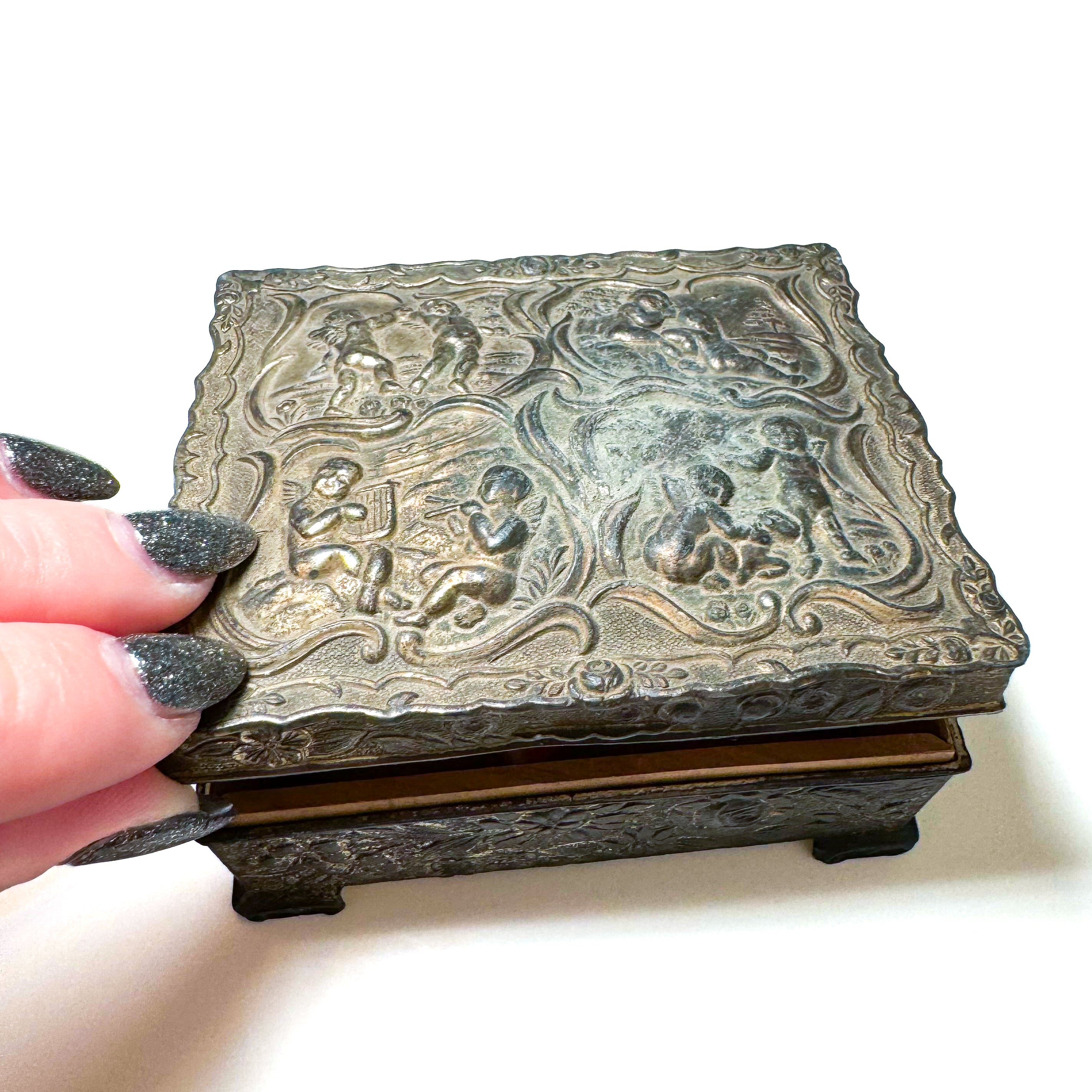 VINTAGE ORNATE CHERUB METAL JEWELRY BOX