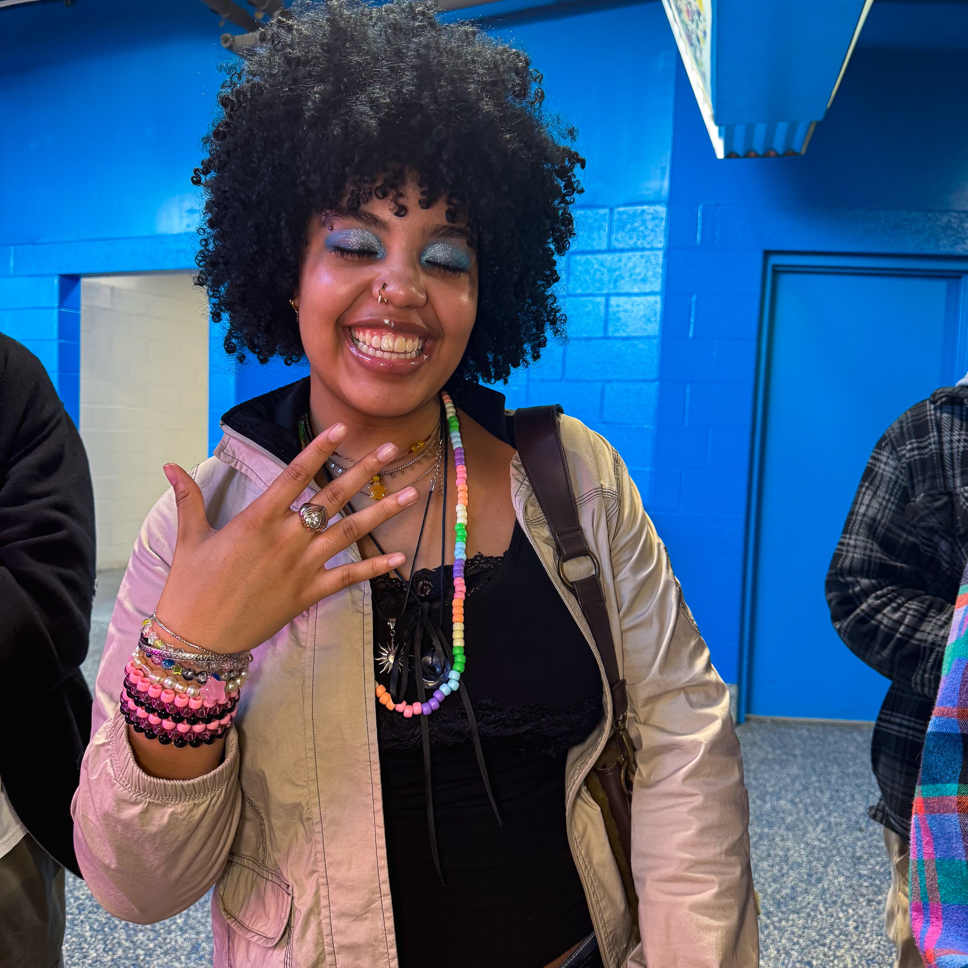 VINTAGE STERLING SILVER TWO TONE HEART STONE STATEMENT RING