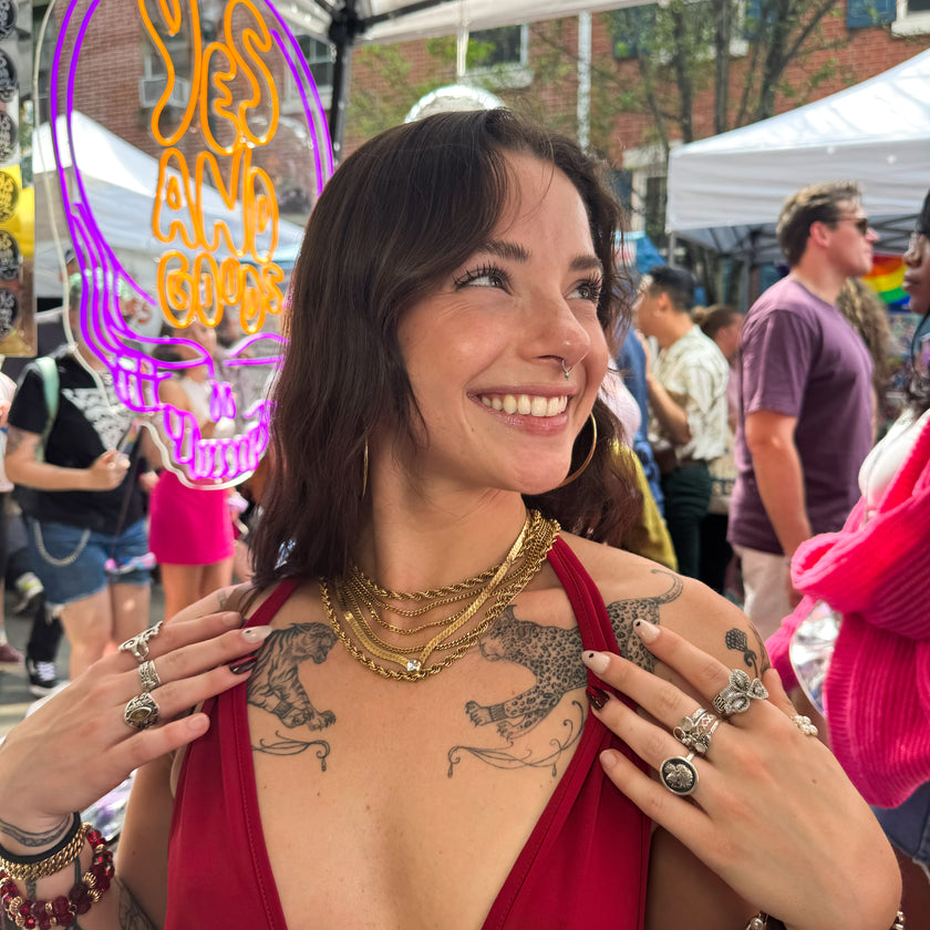 VINTAGE GOLD TONE BEZEL SET CRYSTAL HERRINGBONE NECKLACE