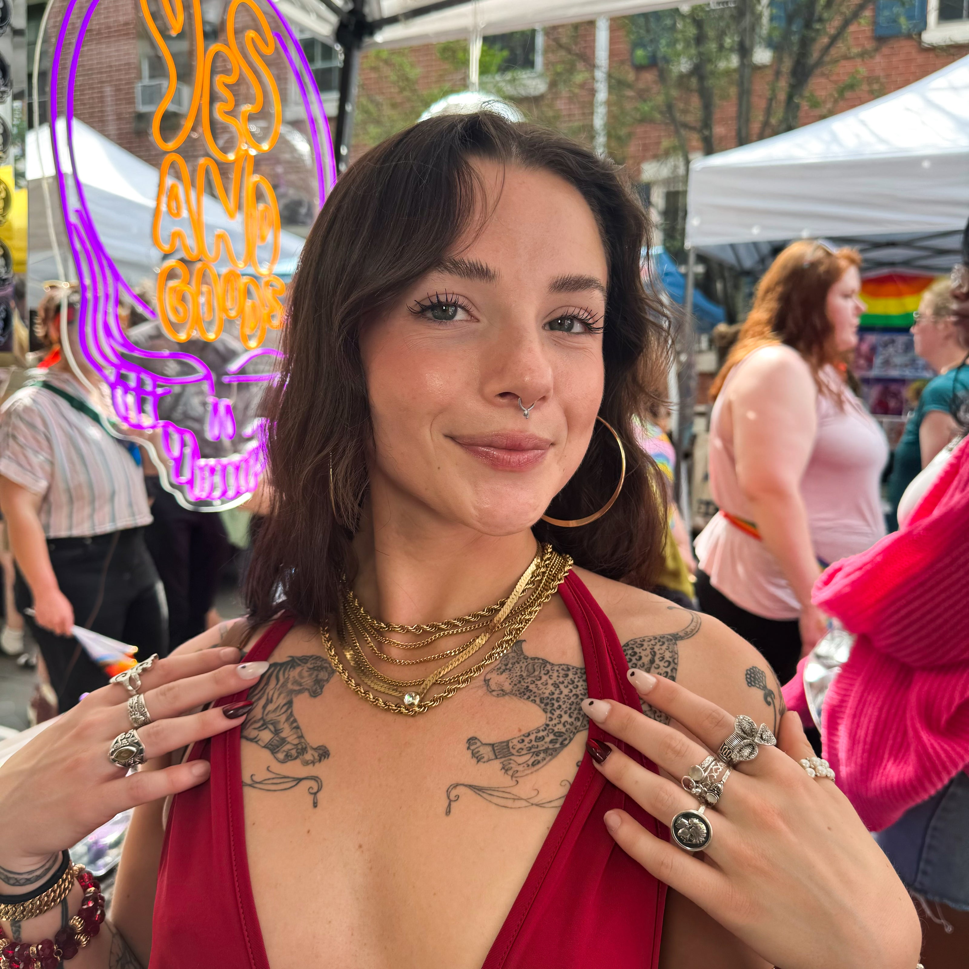 VINTAGE GOLD TONE BEZEL SET CRYSTAL HERRINGBONE NECKLACE