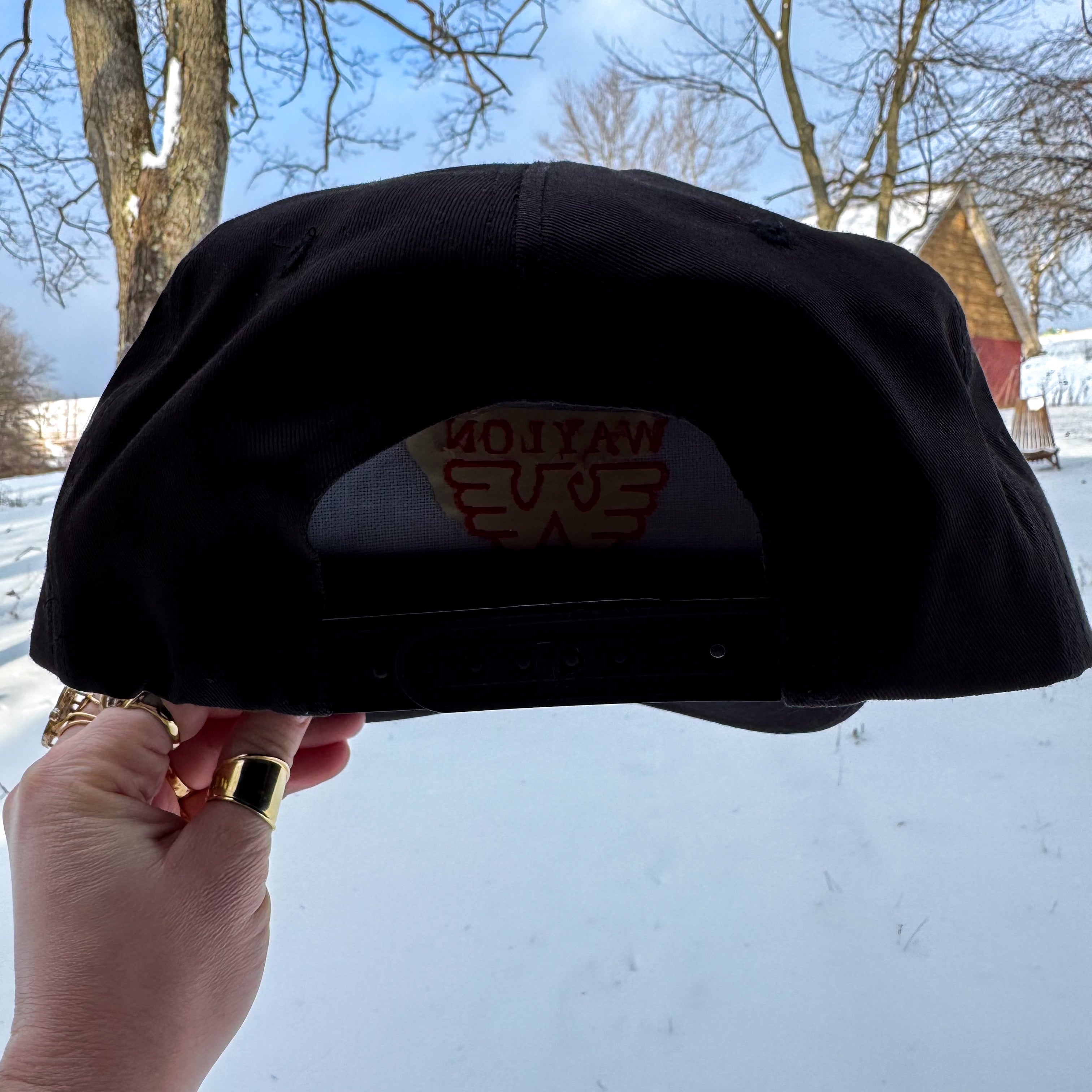 VINTAGE WAYLON JENNINGS ROPE SNAPBACK TRUCKER HAT – DEADSTOCK