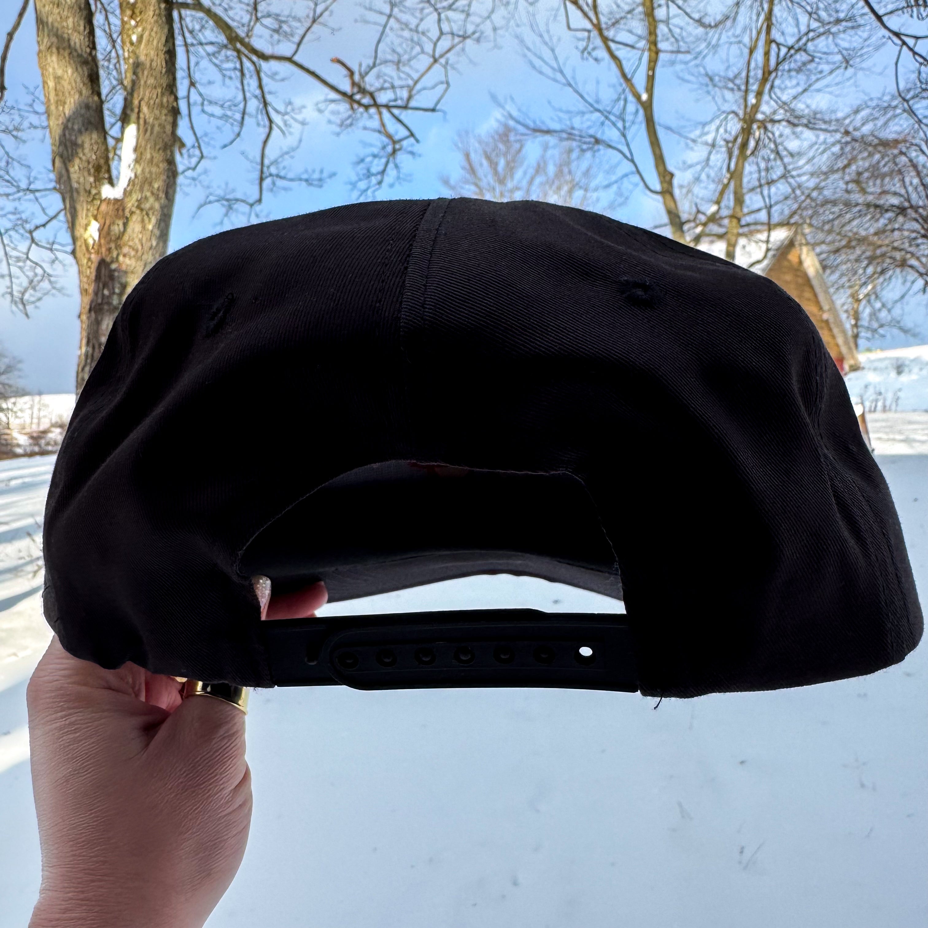 VINTAGE WAYLON JENNINGS ROPE SNAPBACK TRUCKER HAT – DEADSTOCK