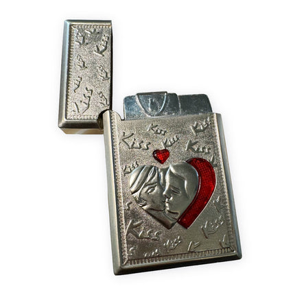 VINTAGE '60s SILVER-TONE KISSING COUPLE HEART LIGHTER