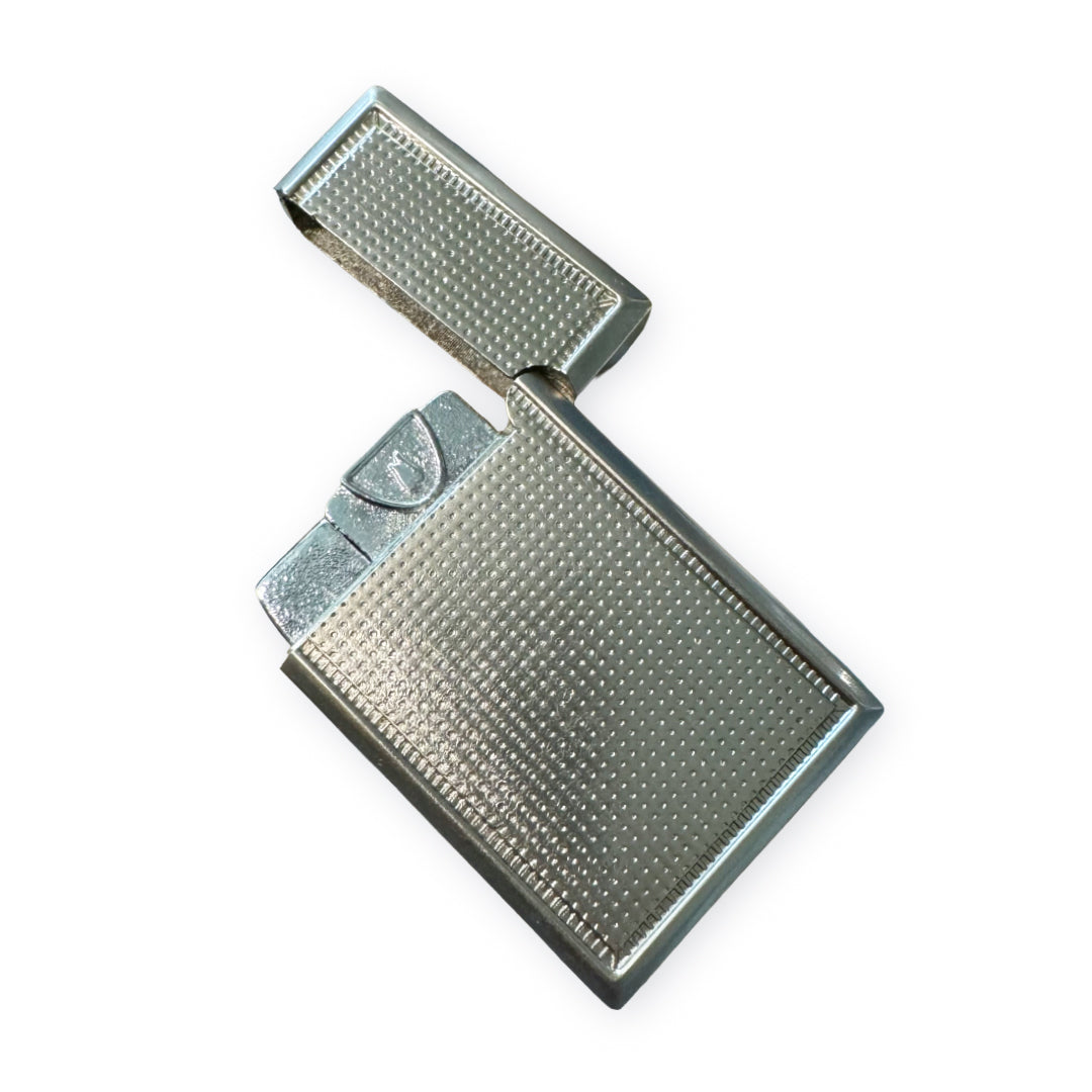 VINTAGE '60s SILVER-TONE KISSING COUPLE HEART LIGHTER