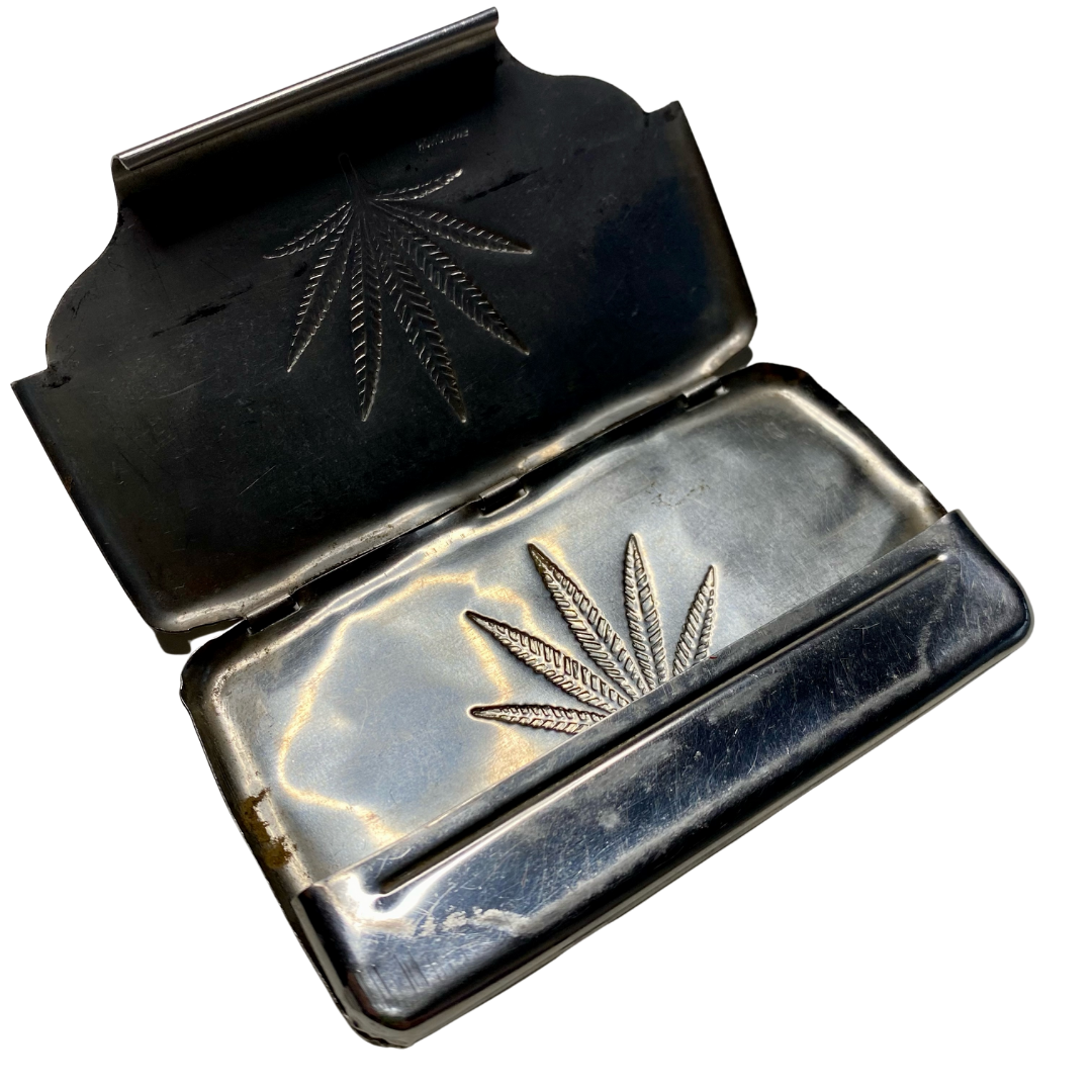 CANNABIS LEAF ROLLING PAPER CASE