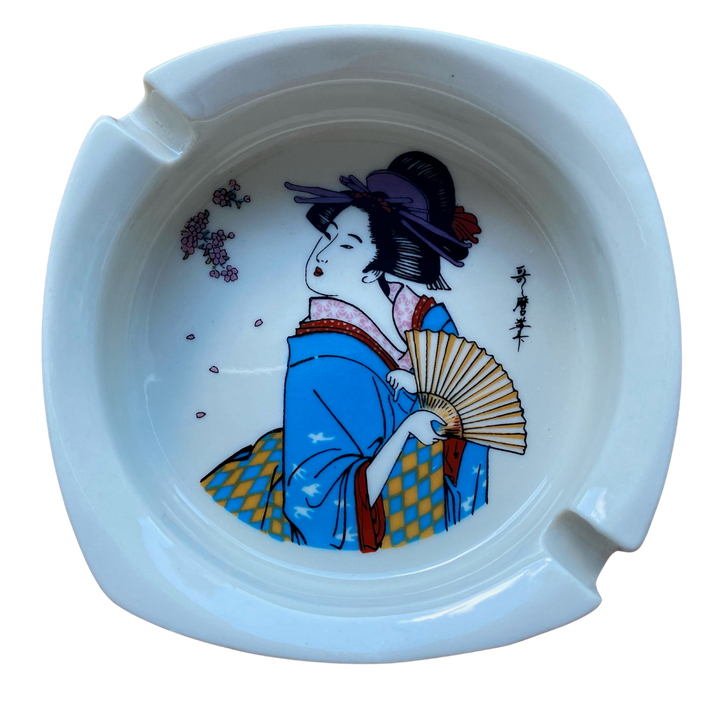 GEISHA W/ FAN ASHTRAY