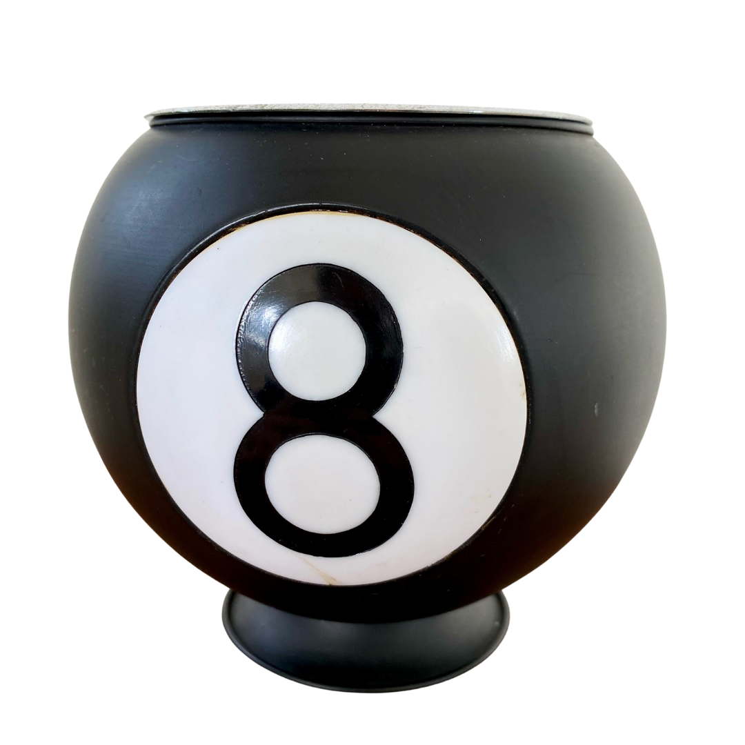 MAGIC 8 BALL ASHTRAY