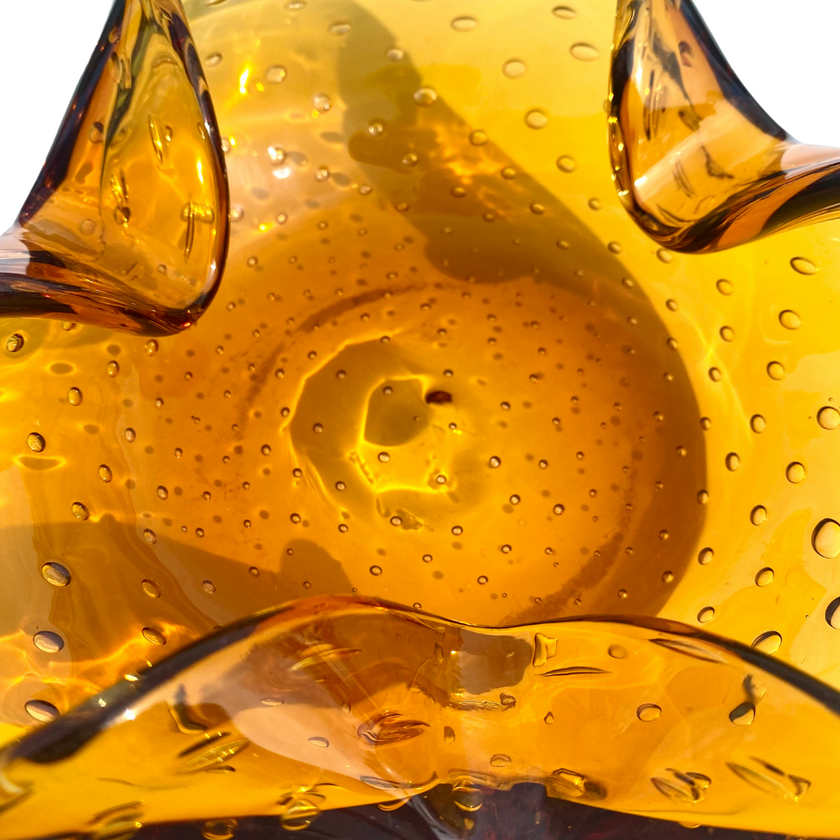 CONTROLLED BUBBLE AMBER ASHTRAY