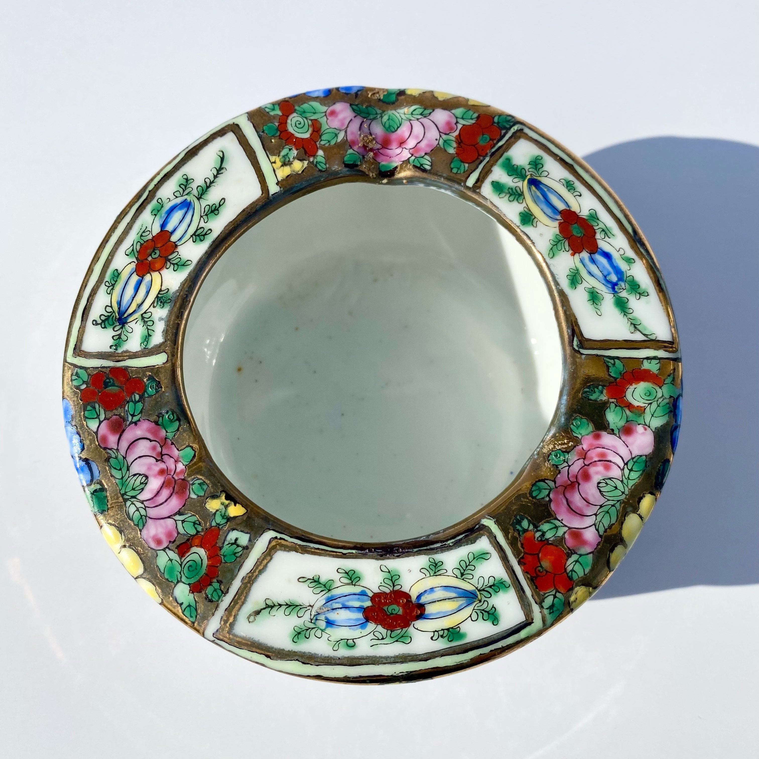 HAND-PAINTED CHINESE ASHTRAY